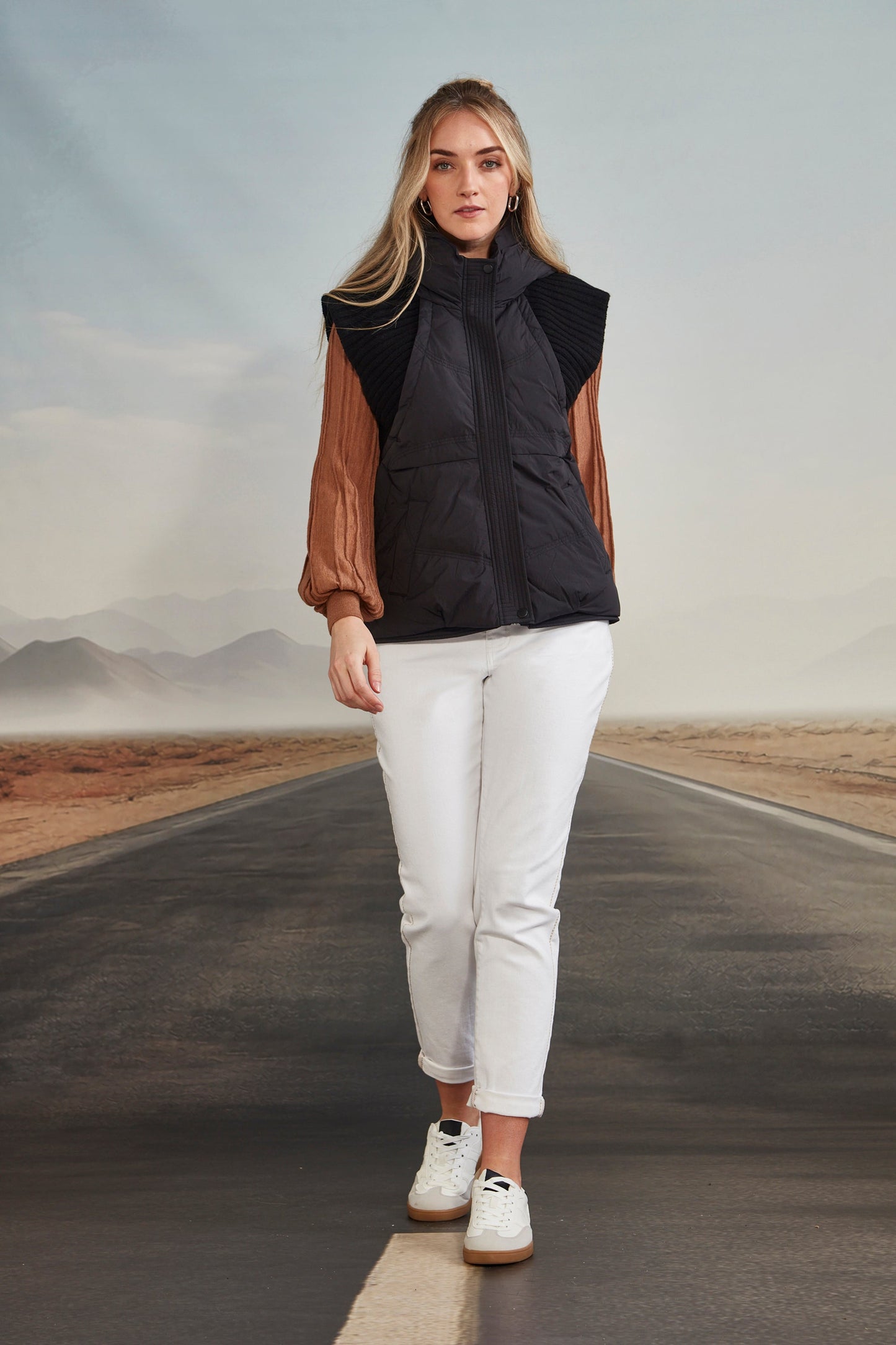 Black Chaka Vest - Free Shipping | Versatile, Breathable Athletic Wear