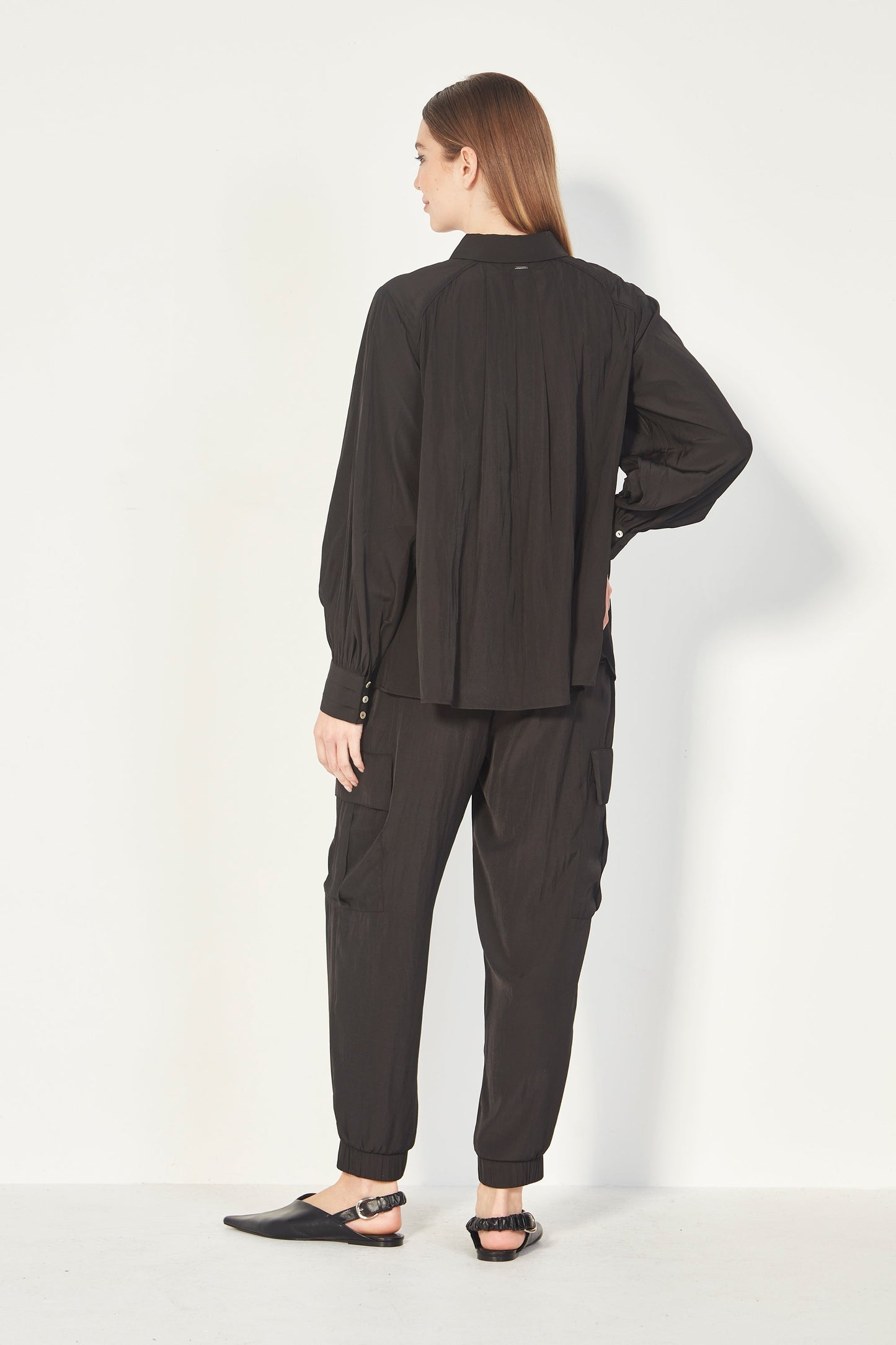 Elegant Demure Shirt - Black Glide: A Touch of Sophistication