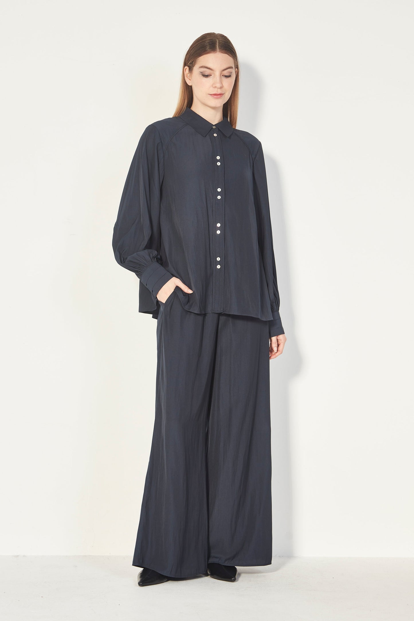 Glide - Demure Shirt - Midnight