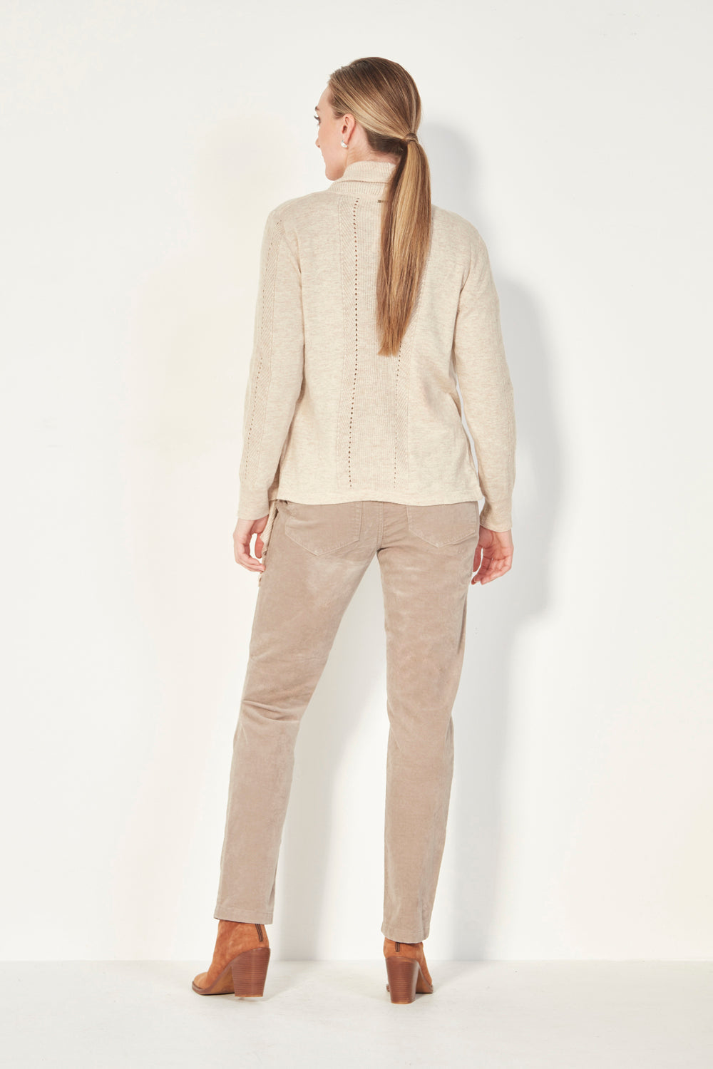 Misty Cardi - Bone