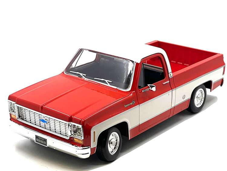 Maisto 31467 Special Edition 1974 Chevrolet C10 Cheyenne Super 1:18 Red / White