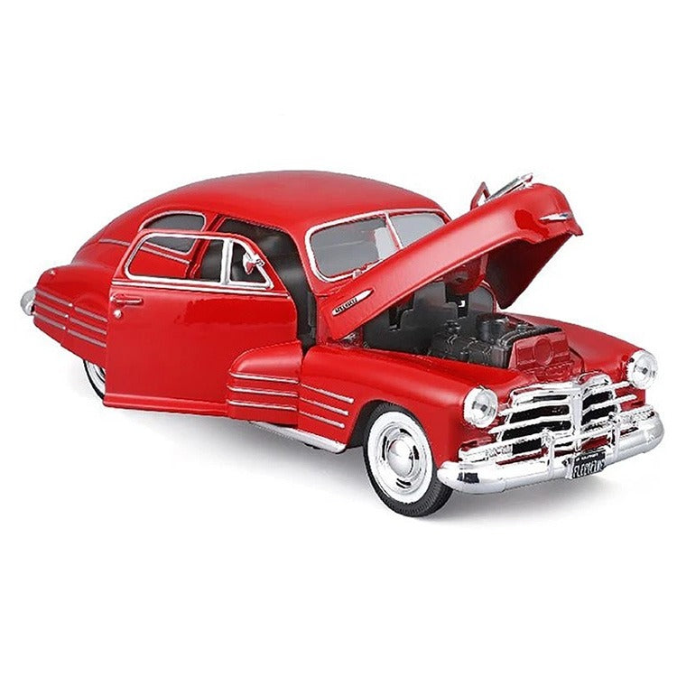 Maisto 32921 1948 Chevrolet Fleetline Aerosedan 1:24 Red
