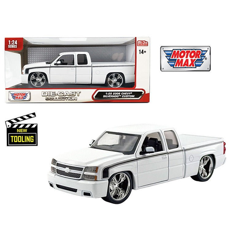 Motormax 79039 2006 Chevy Silverado Extended Cab Custom 1:25 White