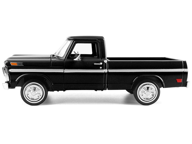 Motormax 79384 Timeless Legends 1972 Ford F-100 Pick Up Truck 1:24 Black