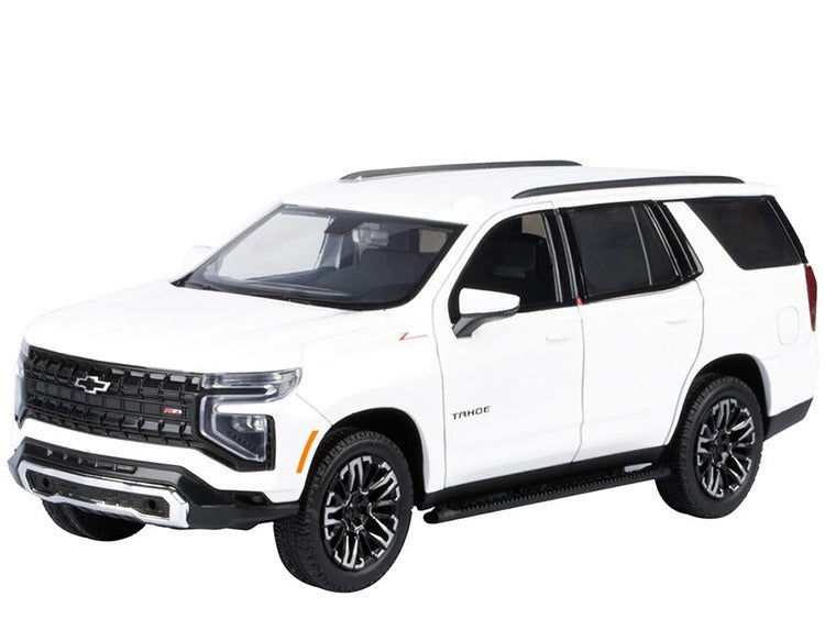 Motormax 79392 Timeless 2025 Chevrolet Tahoe Z71 1:24 – 1:25 White