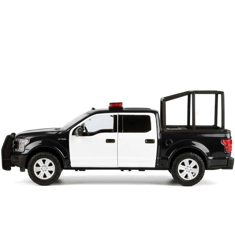 Motormax 79543 2019 Ford F-150 Lariat Crew Cab 1:27 with Stand Cage & Light and Sound Black / White