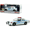 Greenlight 85513 2011 Ford Crown Victoria New York City NYPD Police Car 1:24 White