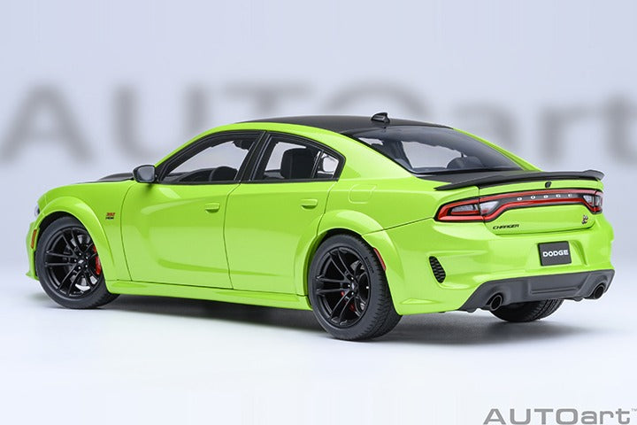 AUTOart 71758 Dodge Charger Scat Pack Widebody 1:18 Sublime Lime Green