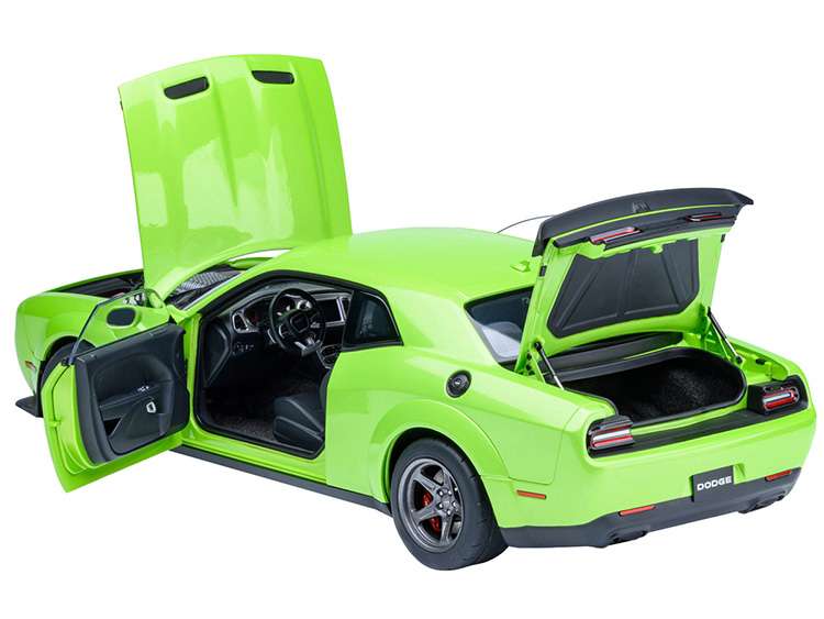 AUTOart 71769 2023 Dodge Challenger SRT Super Stock 1:18 Sublime / Green