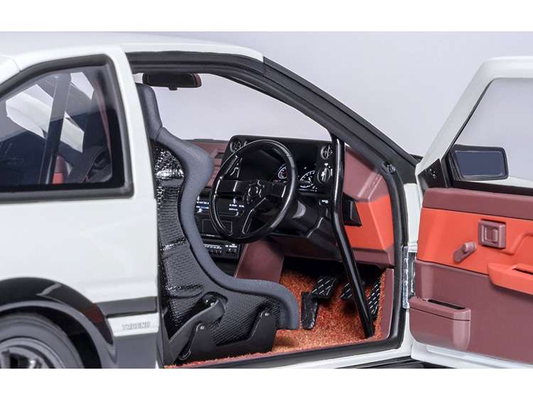 AUTOart 78787 Project D Initial D Final 30 Year Toyota Sprinter Trueno AE86 1:18 Black / White