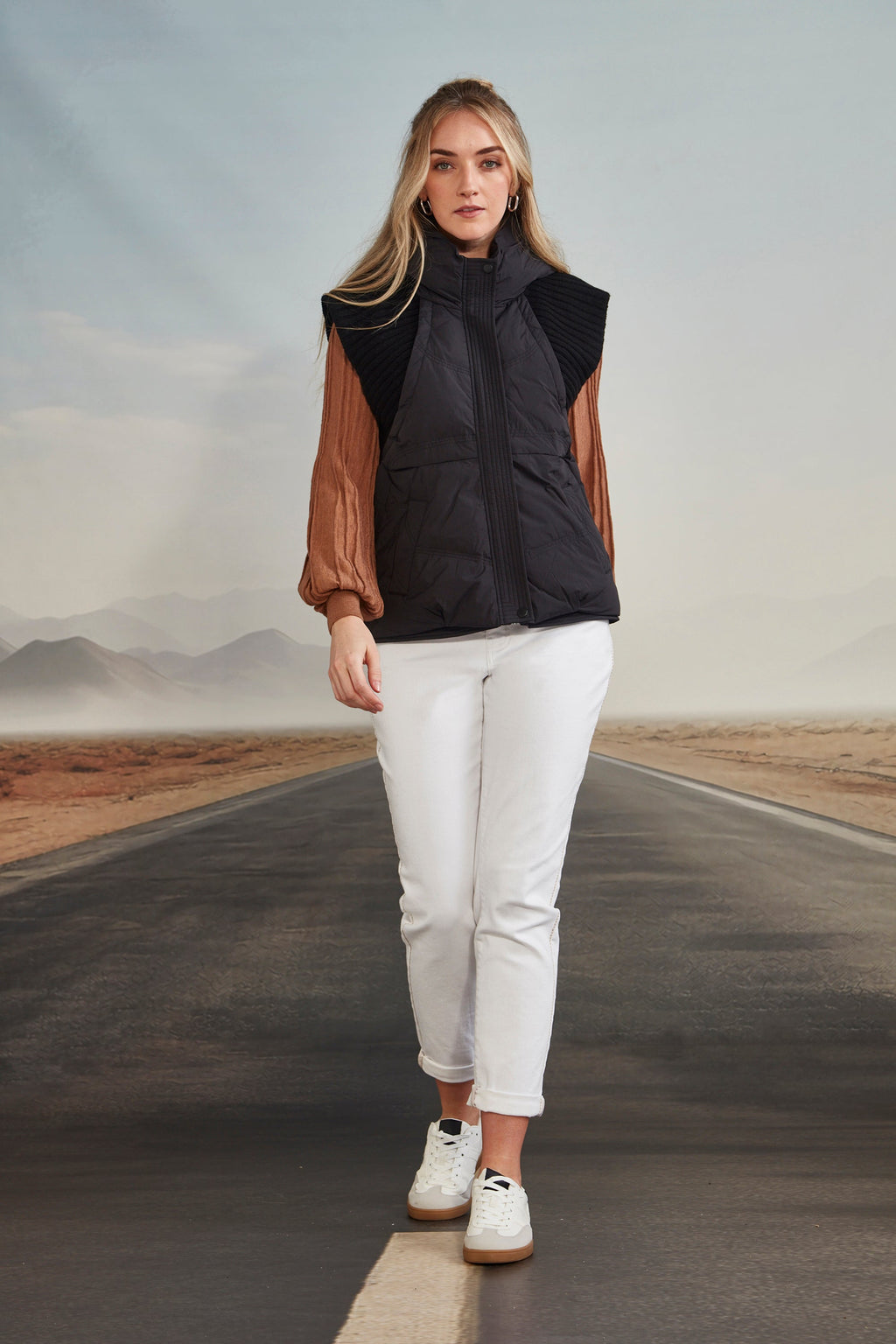 Black Chaka Vest - Free Shipping | Versatile, Breathable Athletic Wear
