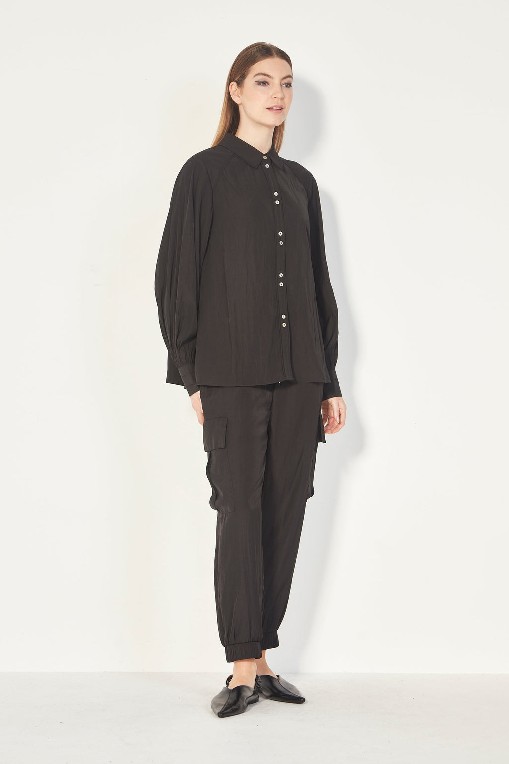 Elegant Demure Shirt - Black Glide: A Touch of Sophistication