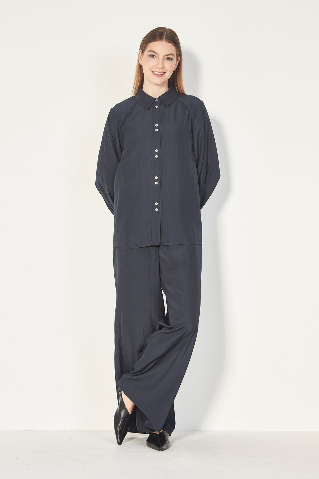 Glide - Demure Shirt - Midnight