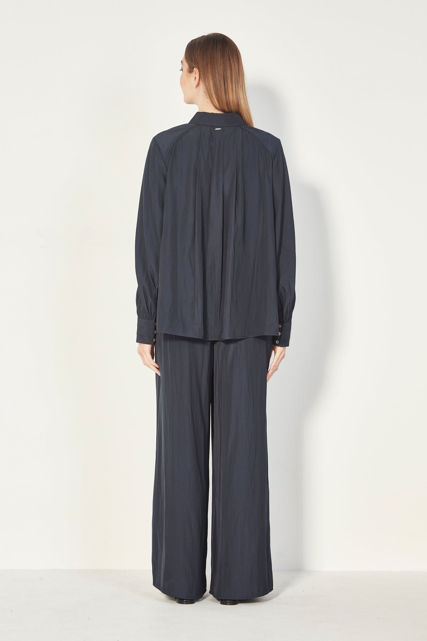 Glide - Demure Shirt - Midnight