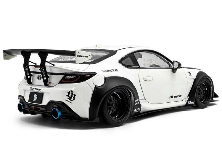 Solido S1813602 2024 Toyota GR86 LBWK Body kit 1:18 Pearl White / Carbon Hood