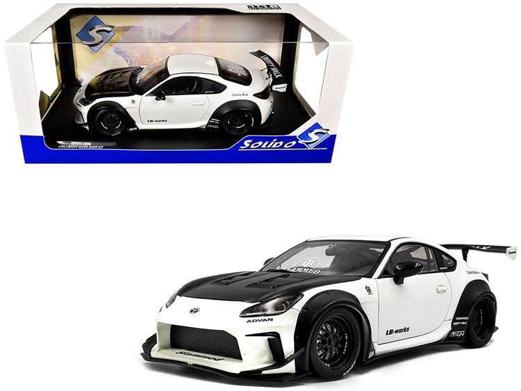 Solido S1813602 2024 Toyota GR86 LBWK Body kit 1:18 Pearl White / Carbon Hood