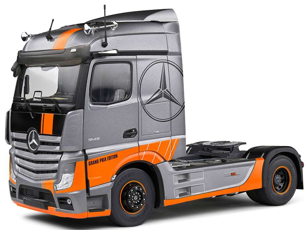 Solido S2400202 Semi Truck 2019 Mercedes Benz Actros Grand Prix Edition 1:24 Silver