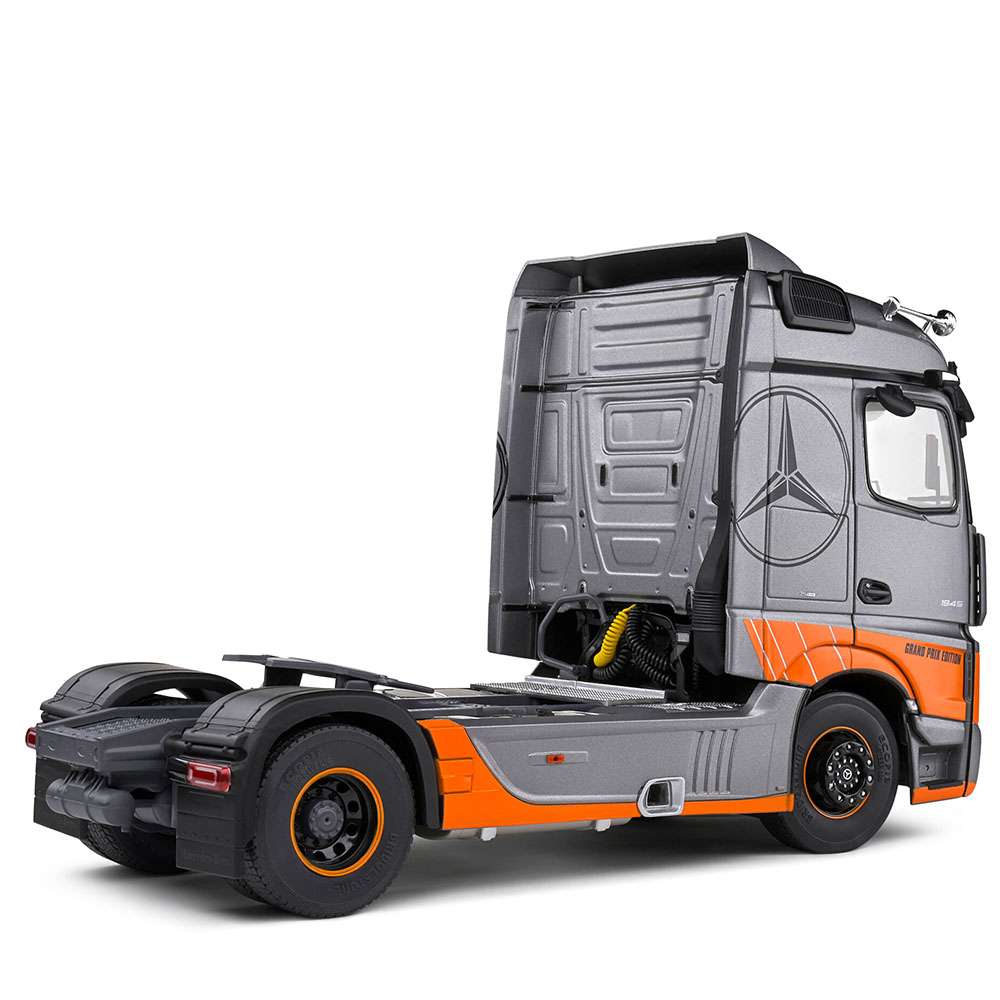 Solido S2400202 Semi Truck 2019 Mercedes Benz Actros Grand Prix Edition 1:24 Silver