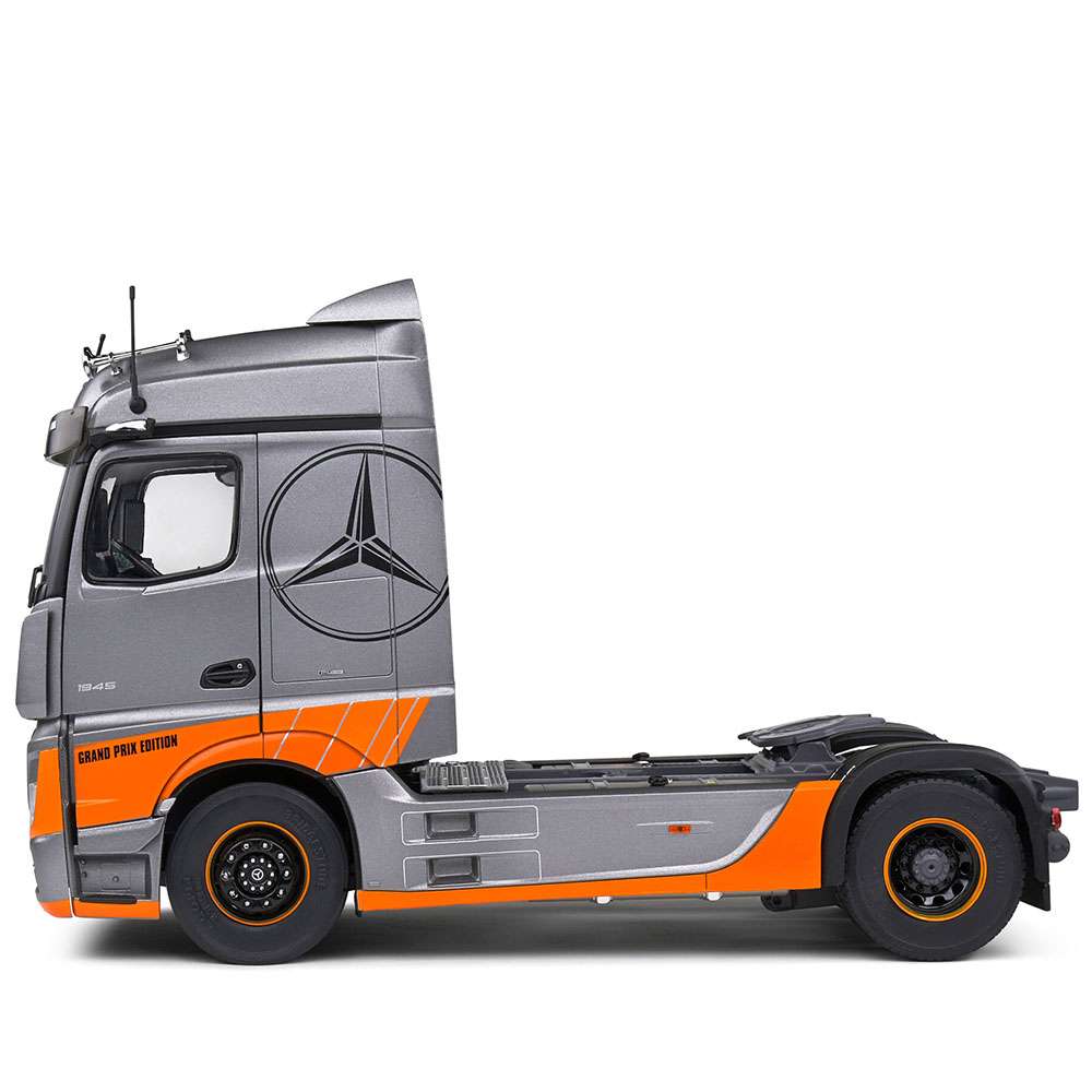Solido S2400202 Semi Truck 2019 Mercedes Benz Actros Grand Prix Edition 1:24 Silver