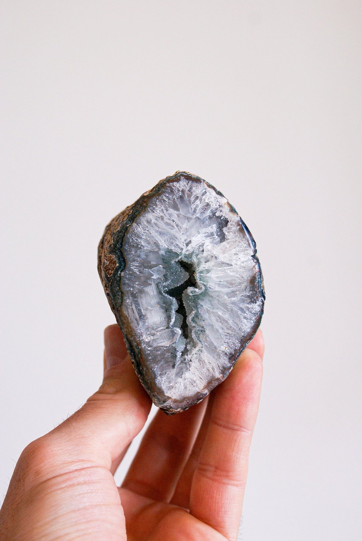 GEODINO DE ÁGATA CRISTALIZADA