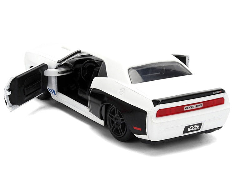 Jada 36915 Star Wars 2012 Dodge Challenger SRT 8 Stormtrooper 1:32 Livery White