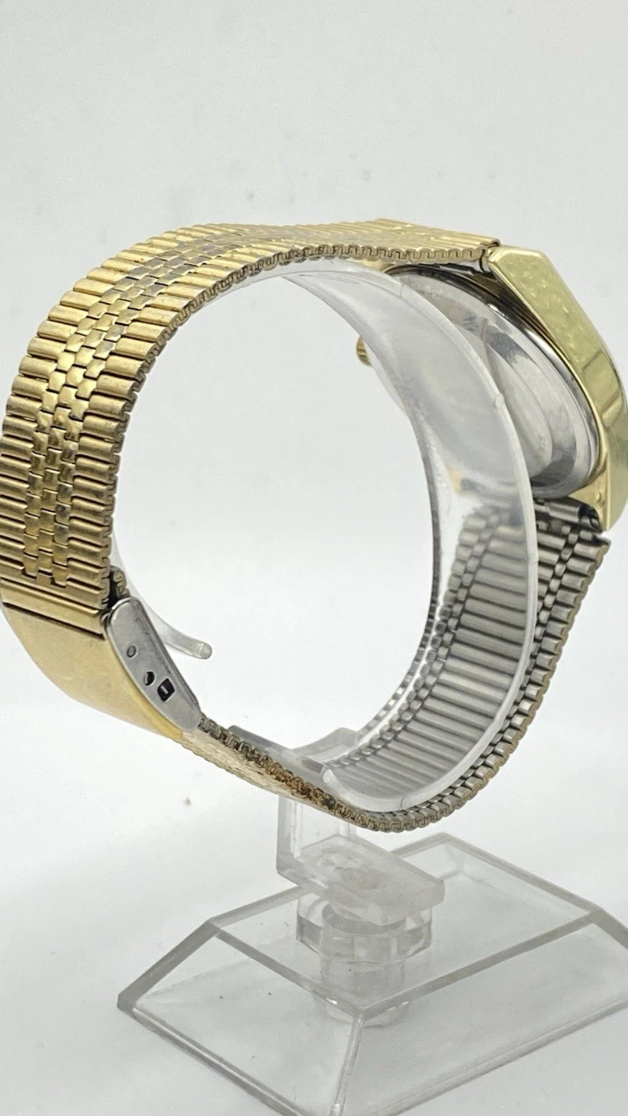 Vintage Mens Wittnauer Geneve Quartz Swiss Movement Gold Tone Watch