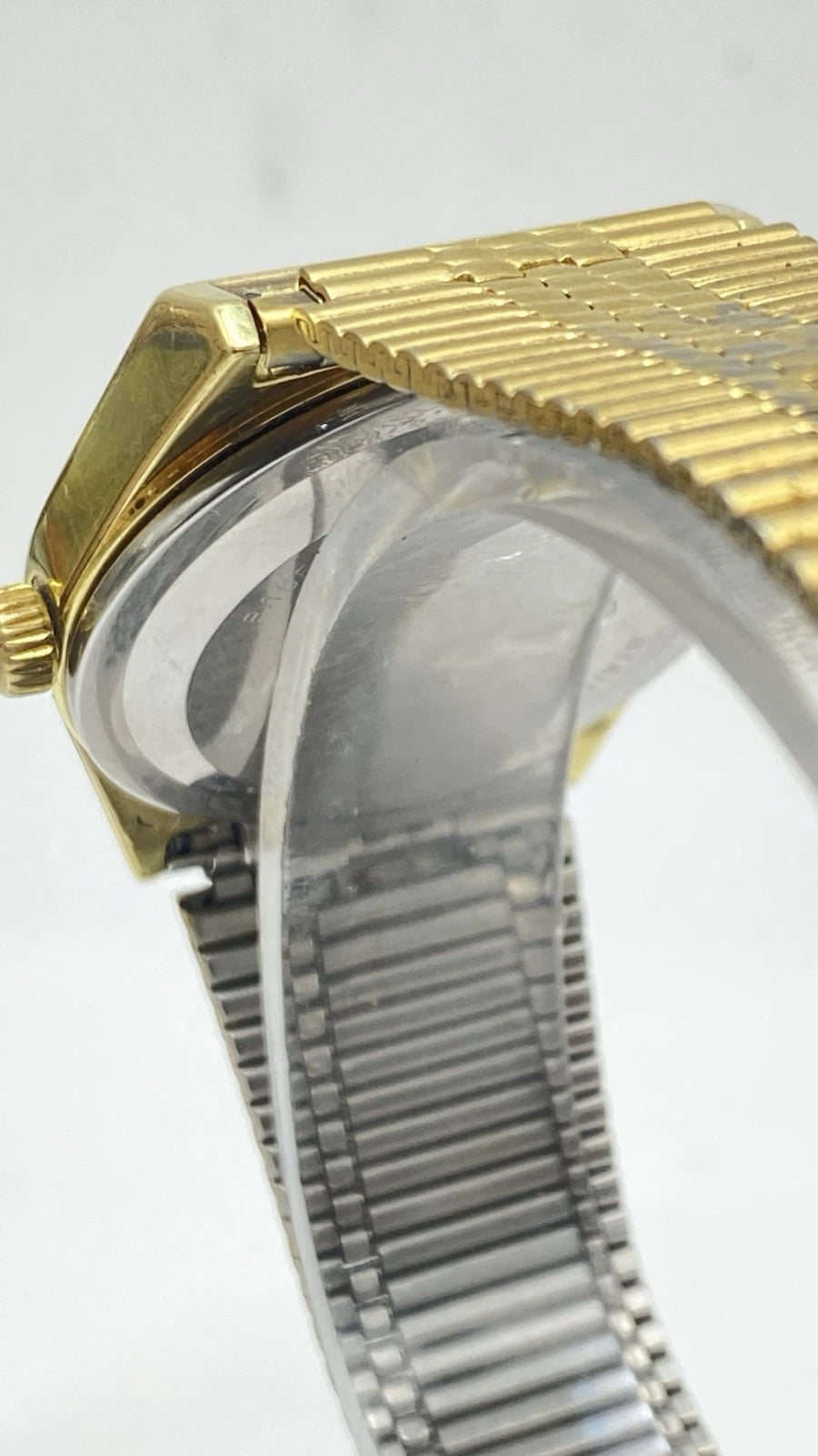 Vintage Mens Wittnauer Geneve Quartz Swiss Movement Gold Tone Watch