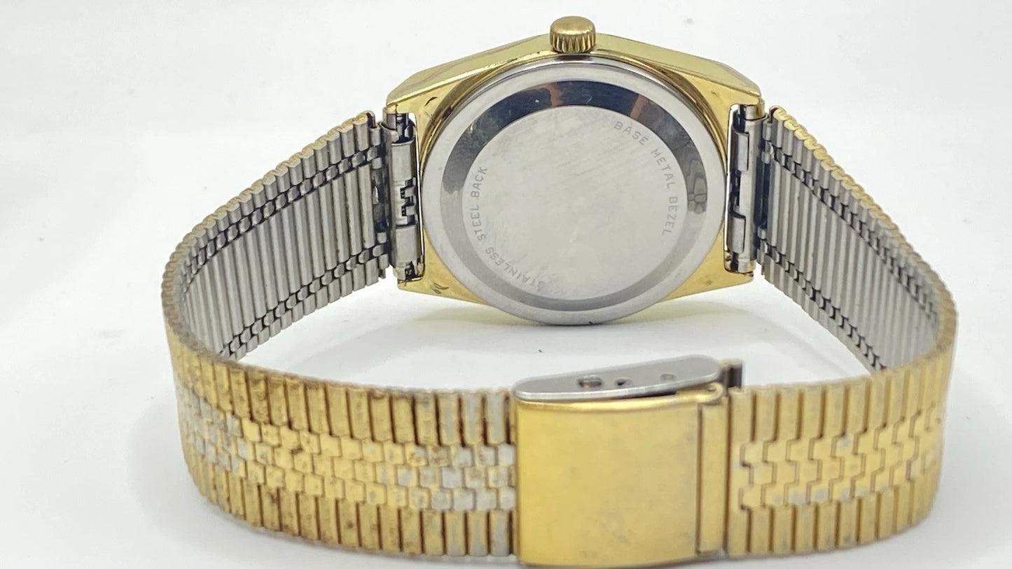 Vintage Mens Wittnauer Geneve Quartz Swiss Movement Gold Tone Watch