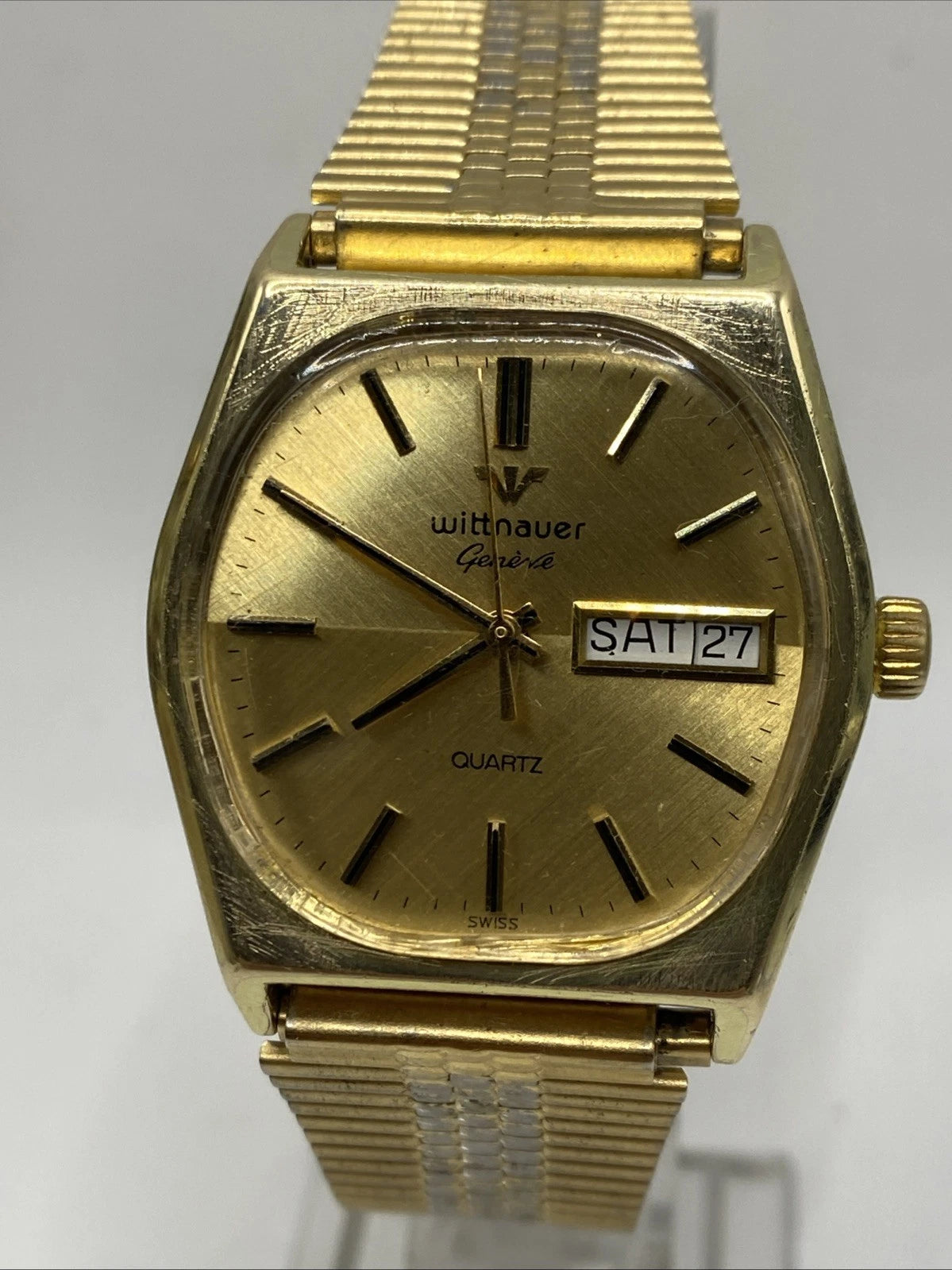 Vintage Mens Wittnauer Geneve Quartz Swiss Movement Gold Tone Watch